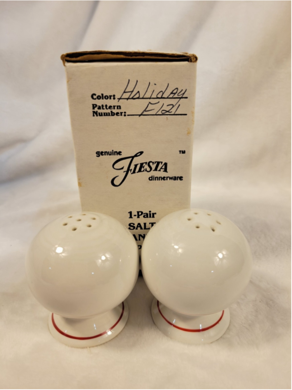 FIESTA WARE Christmas HOLLY & RIBBON Salt & Pepper Shaker Set 6 & 7 Holes